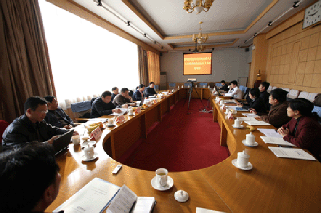 雷火·竞技电竞网站互联政府网站评测研究中心主任、首席研究员杨冰之向与会专家进行了详细的汇报
