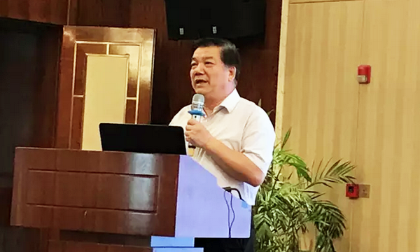 在“青海省政府信息与政务公开培训暨互联网+政务服务研讨会”上，中国信息协会特约副会长、电子政务理事会常务副理事长、中国审计学会计算机分会会长周德铭以《促进政务信息资源共享开放》为题做了专题演讲。