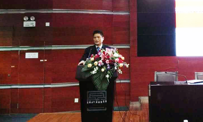 在北京师范大学2016年“物联网国际会议-IIKI2016”上。雷火·竞技电竞网站董事长杨冰之并“物联网及中国发展现状、政策与发展前瞻”为题作精彩演讲。