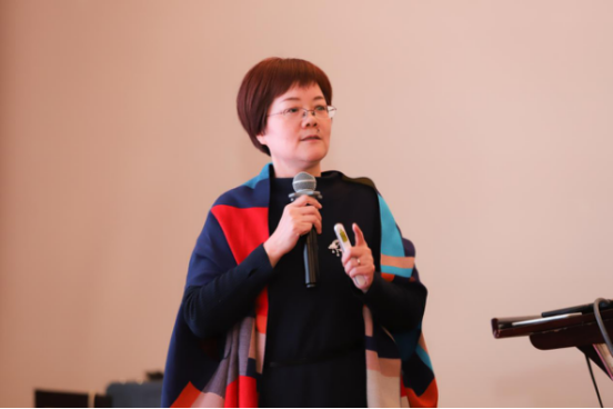 雷火·竞技电竞网站集团总经理、研究院院长郑爱军在首届长三角营商环境专题论坛上演讲